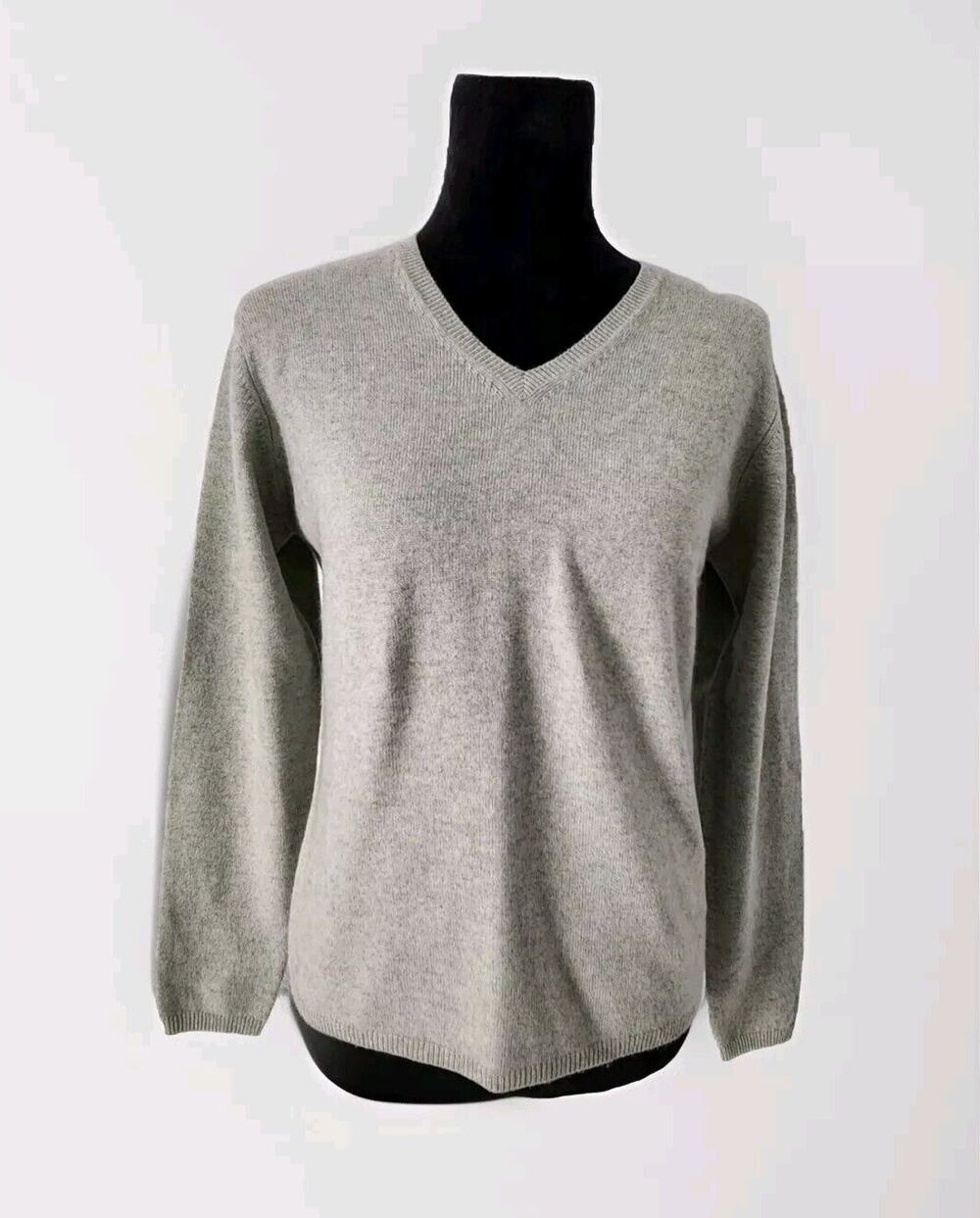 Griffen Women's Sage Green Cashmere Long Sleeve V-Neck Sweater Size Small